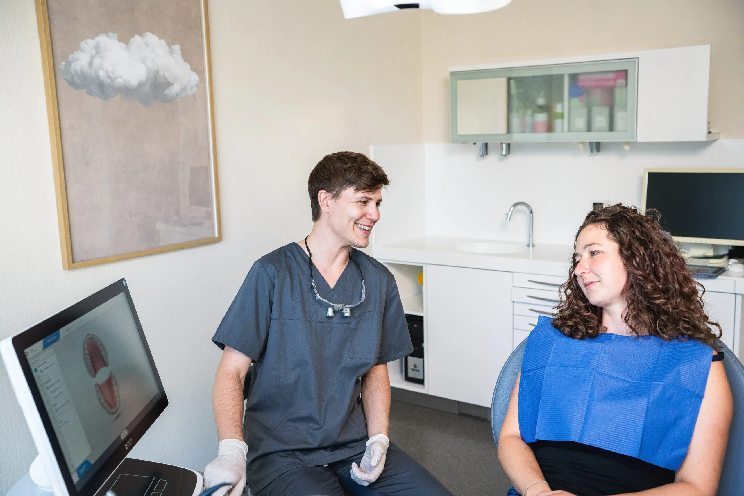 Moderne Wurzelbehandlung und Endodontie in der Zahnarztpraxis Zahnärzte im Rod für Patienten aus Rüsselsheim